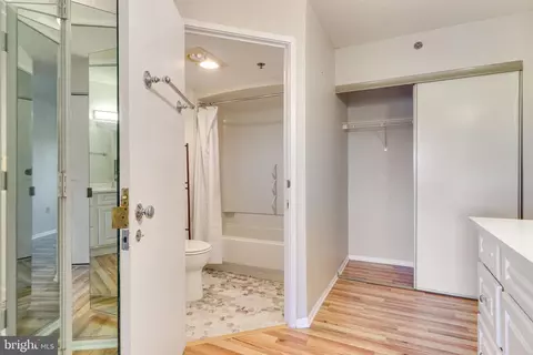 Bath - 3330 N Leisure World Blvd #412, Silver Spring, MD 20906 photo 6 of 9