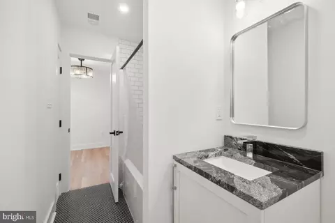 11900 Viewcrest Ter, Silver Spring, MD 20902 photo 45
