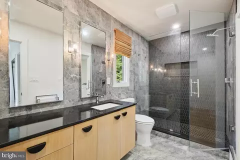 11900 Viewcrest Ter, Silver Spring, MD 20902 photo 46