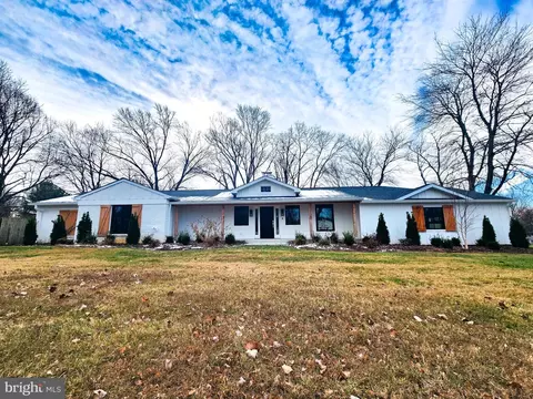 12120 Sunnyview Dr, Germantown, MD 20876