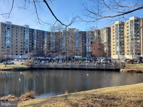 15101 Interlachen Dr #1-216, Silver Spring, MD 20906
