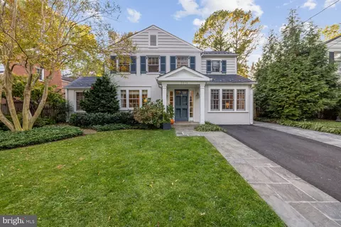 5016 Allan Rd, Bethesda, MD 20816