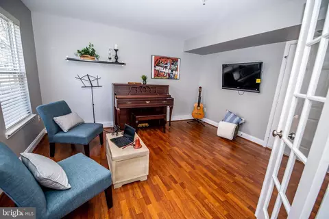 2109 Clark Pl, Silver Spring, MD 20910 photo 4