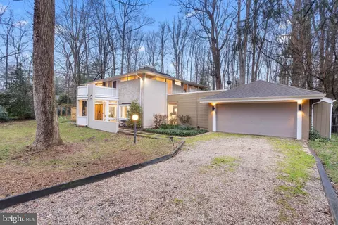 9312 Garden Ct, Potomac, MD 20854