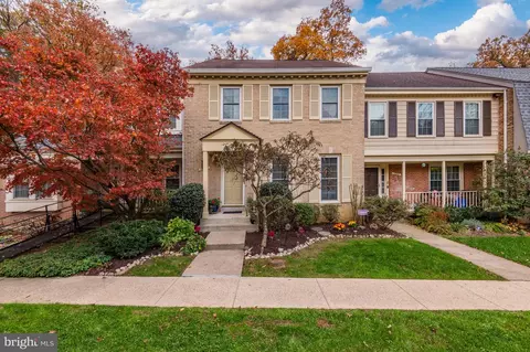 12215 Tildenwood Dr, Rockville, MD 20852