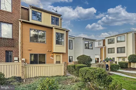 10 Docena Ct, Montgomery Village, MD 20886