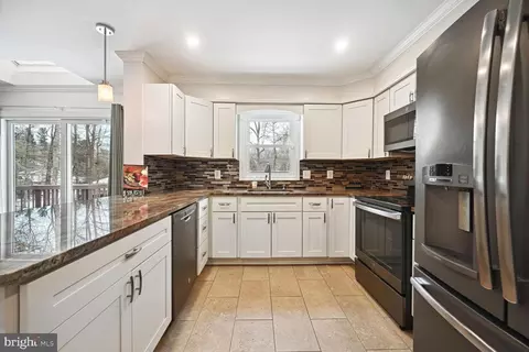 1901 Park Vista Dr, Silver Spring, MD 20906 photo 7