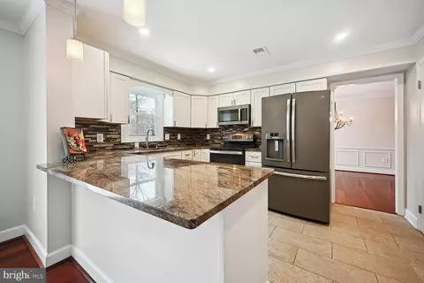 1901 Park Vista Dr, Silver Spring, MD 20906 photo 8