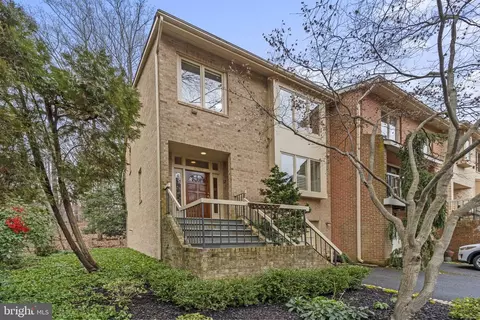 10953 Whiterim Dr, Potomac, MD 20854