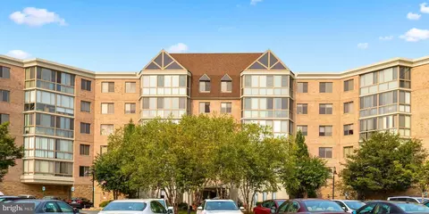 2901 S Leisure World Blvd #112, Silver Spring, MD 20906