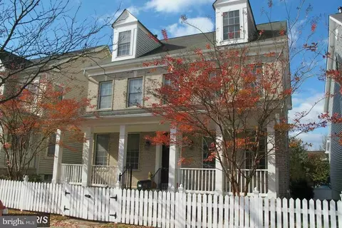 815 Royal Cres, Rockville, MD 20850
