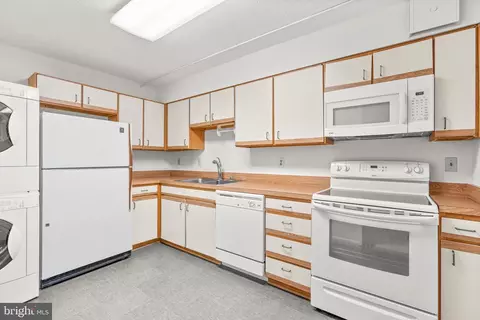 Kitchen - 15107 Interlachen Dr #2-820, Silver Spring, MD 20906 photo 1 of 2