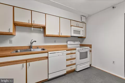 Kitchen - 15107 Interlachen Dr #2-820, Silver Spring, MD 20906 photo 2 of 2