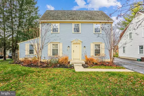 9 Linden Hall Ct, Gaithersburg, MD 20877