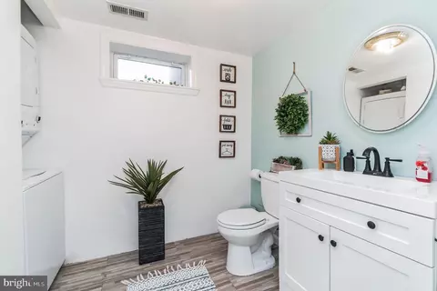 Bath - 3300 Estelle Ter, Silver Spring, MD 20906 photo 1 of 3