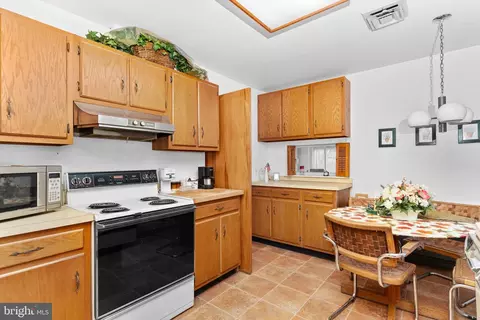 14710 Homecrest Rd, Silver Spring, MD 20906 photo 3