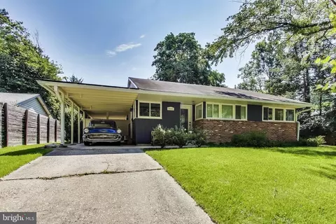 10103 Parkwood Ter, Bethesda, MD 20814