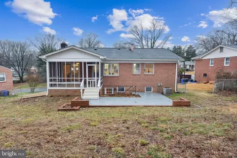 926 Venice Dr, Silver Spring, MD 20904 photo 3