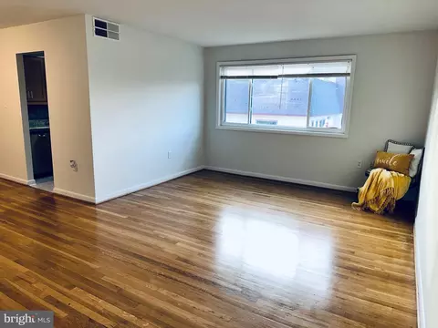 11512 Bucknell Dr #106, Silver Spring, MD 20902 photo 2