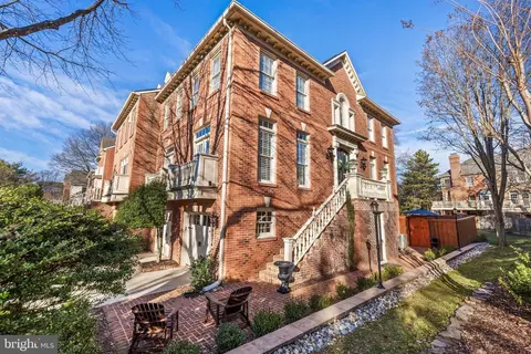 9974 Foxborough Cir, Rockville, MD 20850