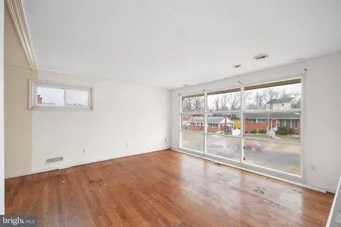2904 Kingswell Dr, Silver Spring, MD 20902 photo 4