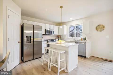12407 Carters Grove Pl, Silver Spring, MD 20904 photo 3