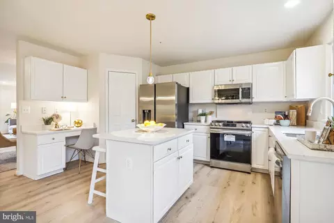 12407 Carters Grove Pl, Silver Spring, MD 20904 photo 2