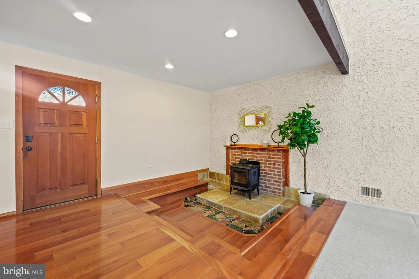 15205 Watergate Rd, Silver Spring, MD 20905 photo 5