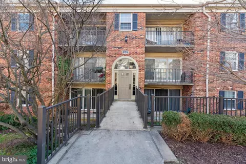 878 College Pkwy #878-301, Rockville, MD 20850