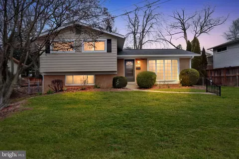 4913 Mccall St, Rockville, MD 20853