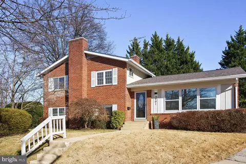 5901 Kingsford Pl, Bethesda, MD 20817