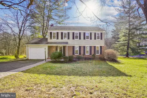 12243 Saint James Rd, Potomac, MD 20854