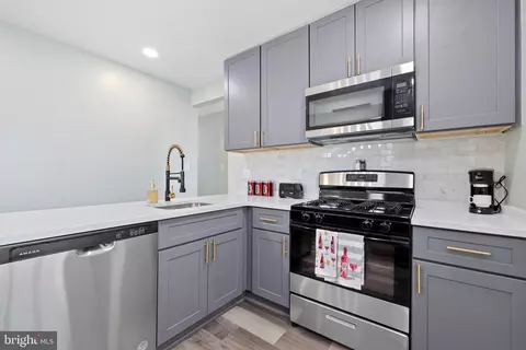 Kitchen - 2710 Sheraton St, Silver Spring, MD 20906 photo 5 of 9