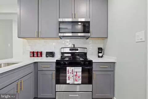 Kitchen - 2710 Sheraton St, Silver Spring, MD 20906 photo 4 of 9