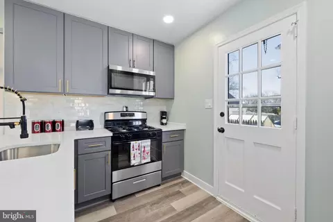 Kitchen - 2710 Sheraton St, Silver Spring, MD 20906 photo 3 of 9