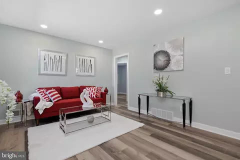 Living - 2710 Sheraton St, Silver Spring, MD 20906 photo 3 of 4