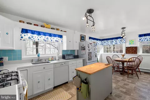 9013 Colesville Rd, Silver Spring, MD 20910 photo 12
