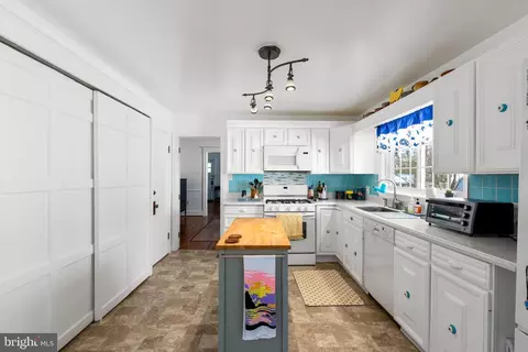 9013 Colesville Rd, Silver Spring, MD 20910 photo 14