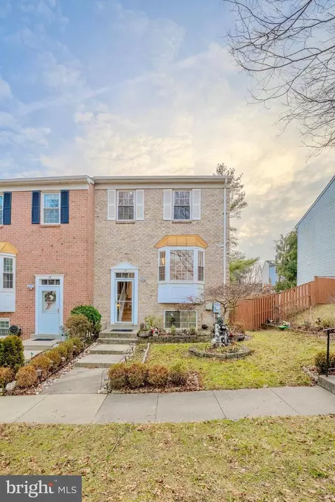 13 Gas Light Ct, Gaithersburg, MD 20879