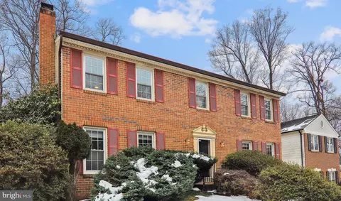 11 Fallswood Ct, Potomac, MD 20854