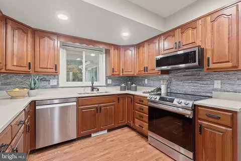 12620 Viewside Dr, North Potomac, MD 20878 photo 15