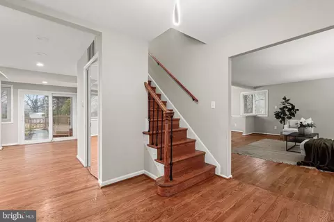 12620 Viewside Dr, North Potomac, MD 20878 photo 3