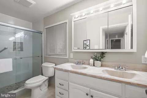 12620 Viewside Dr, North Potomac, MD 20878 photo 41