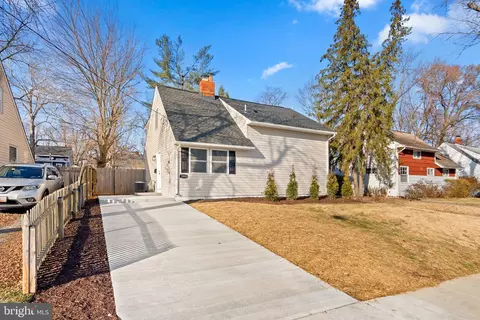 5919 Vandegrift Ave, Rockville, MD 20851