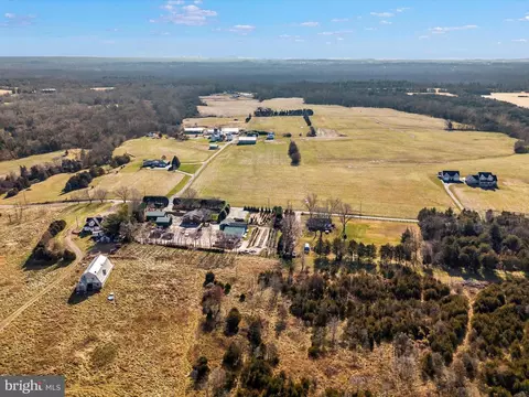 14705 Sugarland Rd, Poolesville, MD 20837 photo 2