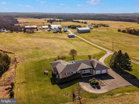 14705 Sugarland Rd, Poolesville, MD 20837 photo 6