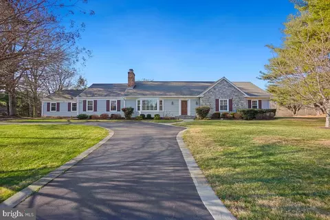14833 Spring Meadows Dr, Darnestown, MD 20874