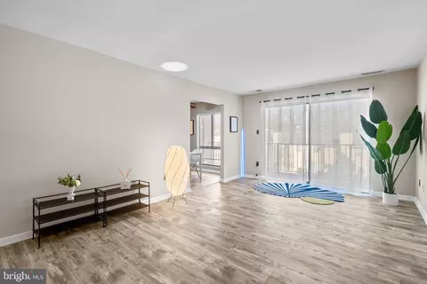 13209 Dairymaid Dr #302, Germantown, MD 20874