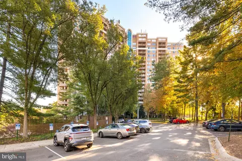 10101 Grosvenor Pl #1414, Rockville, MD 20852