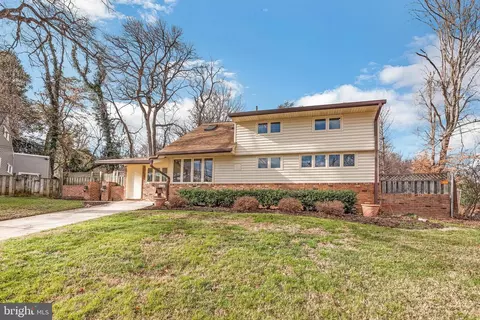 10 Bradley Ct, Rockville, MD 20851